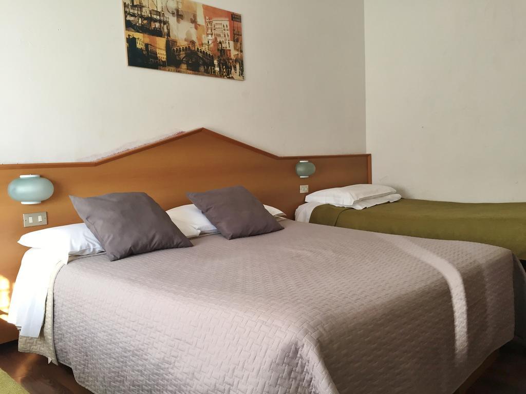 Hotel Ambra Milan Bagian luar foto