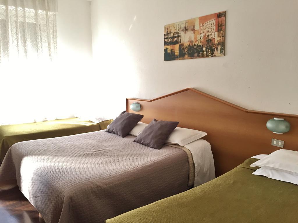 Hotel Ambra Milan Bagian luar foto