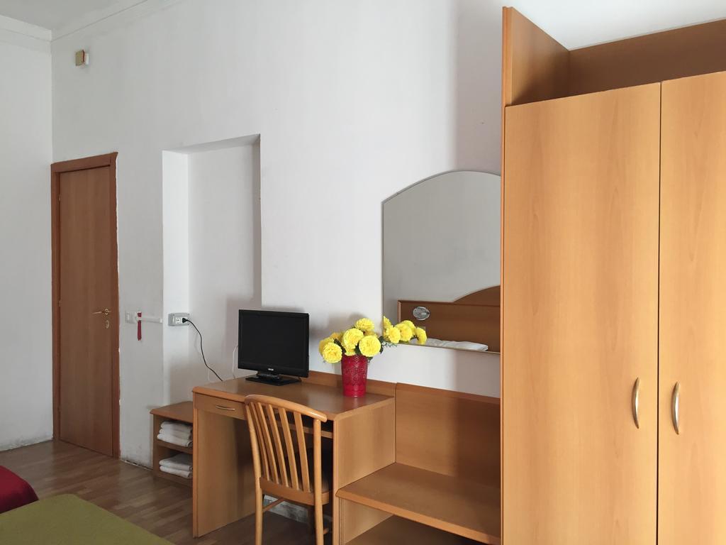 Hotel Ambra Milan Bagian luar foto
