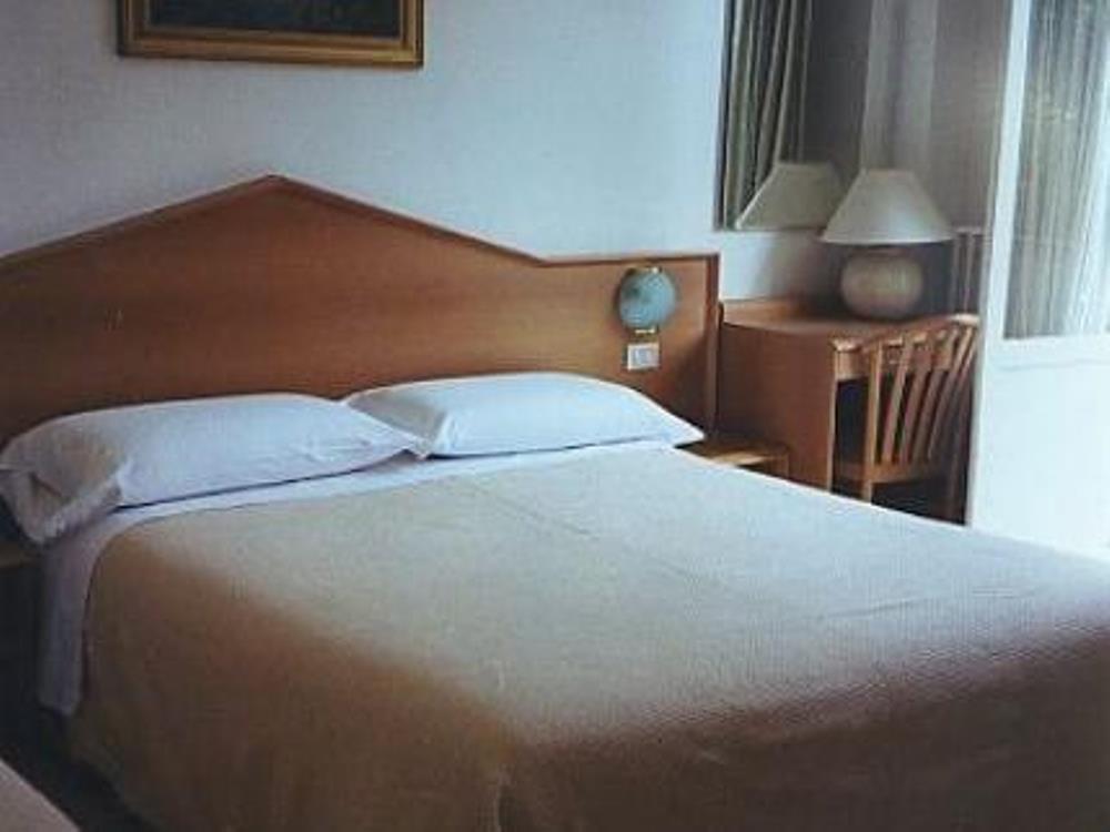 Hotel Ambra Milan Bagian luar foto